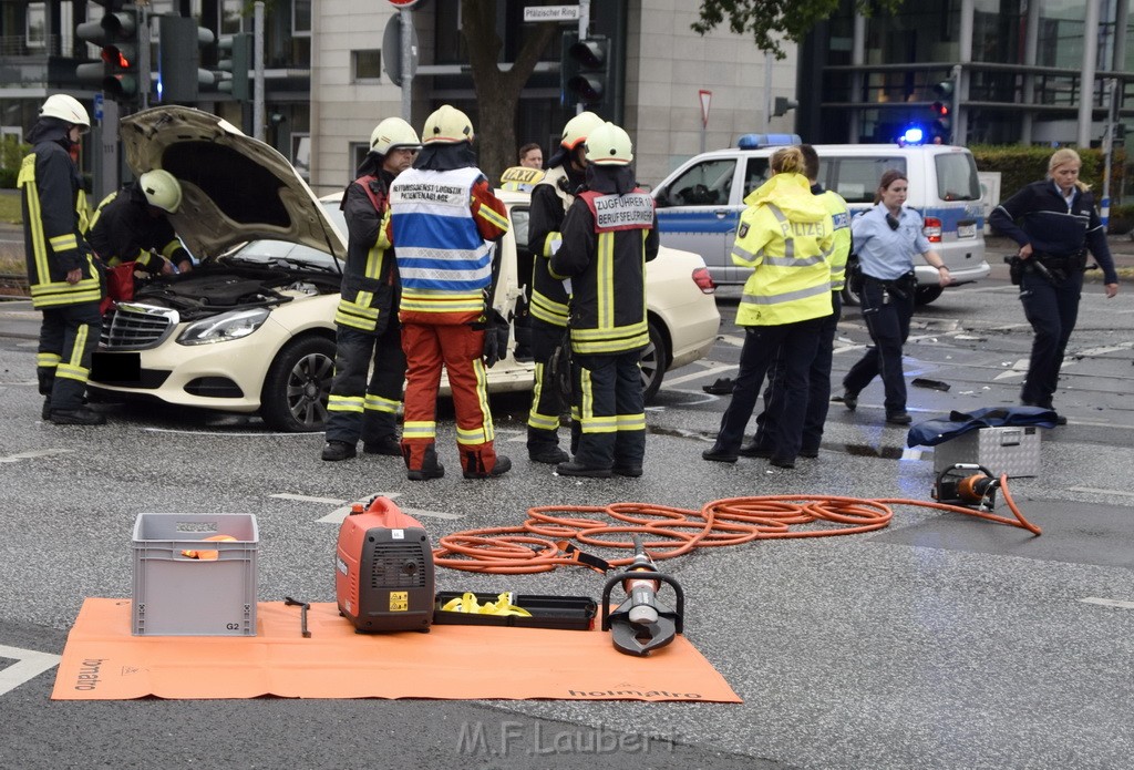 VU 3 Pkw Koeln Deutz Am Messekreisel P036.JPG - Miklos Laubert